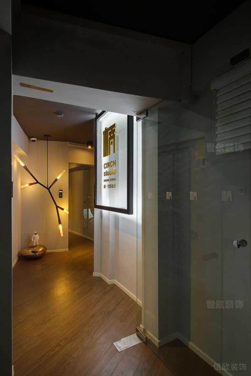 北歐現(xiàn)代風(fēng)辦公室過(guò)道招牌燈箱