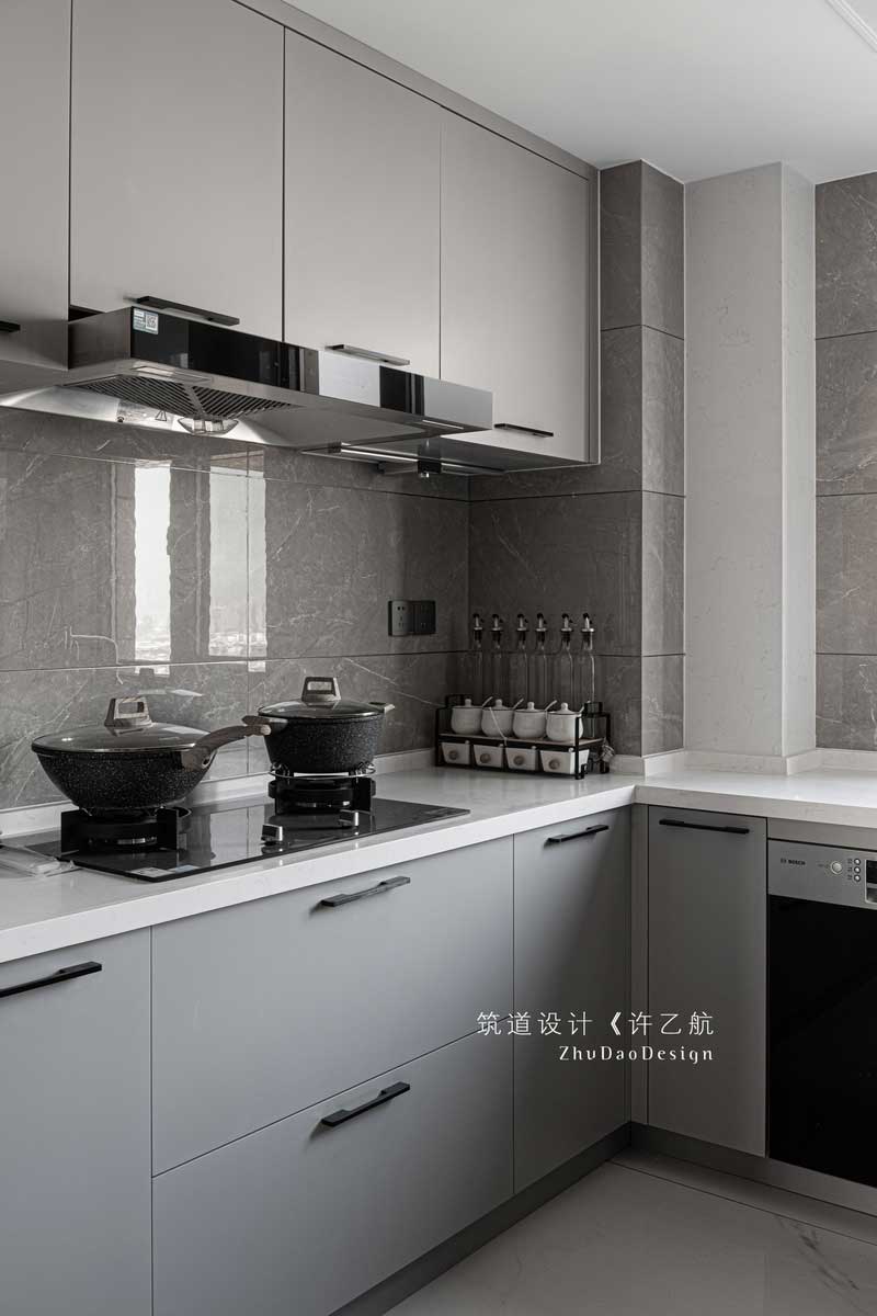 深圳龍華區(qū)觀瀾家居裝修實(shí)景拍攝廚房