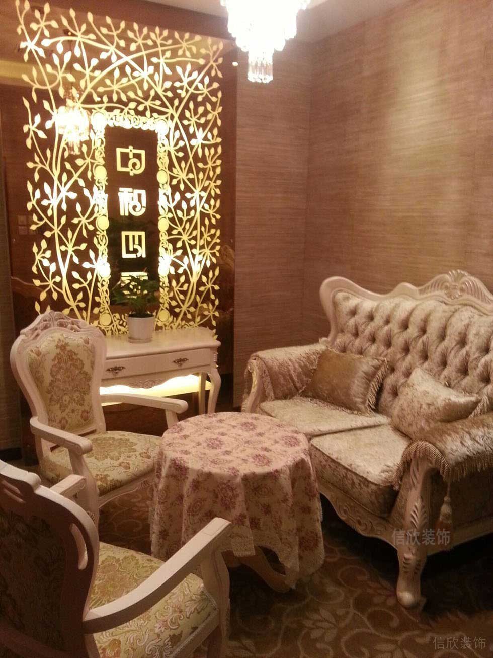 古典宮廷風沙發(fā)裝修木質墻體辦公室洽談室裝修