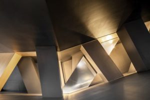 鋁和造型金屬燈飾設(shè)計(jì)辦公室過(guò)道俯視圖效果
