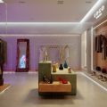 深圳市南山區后?，F代服裝專賣店裝修設計大廳