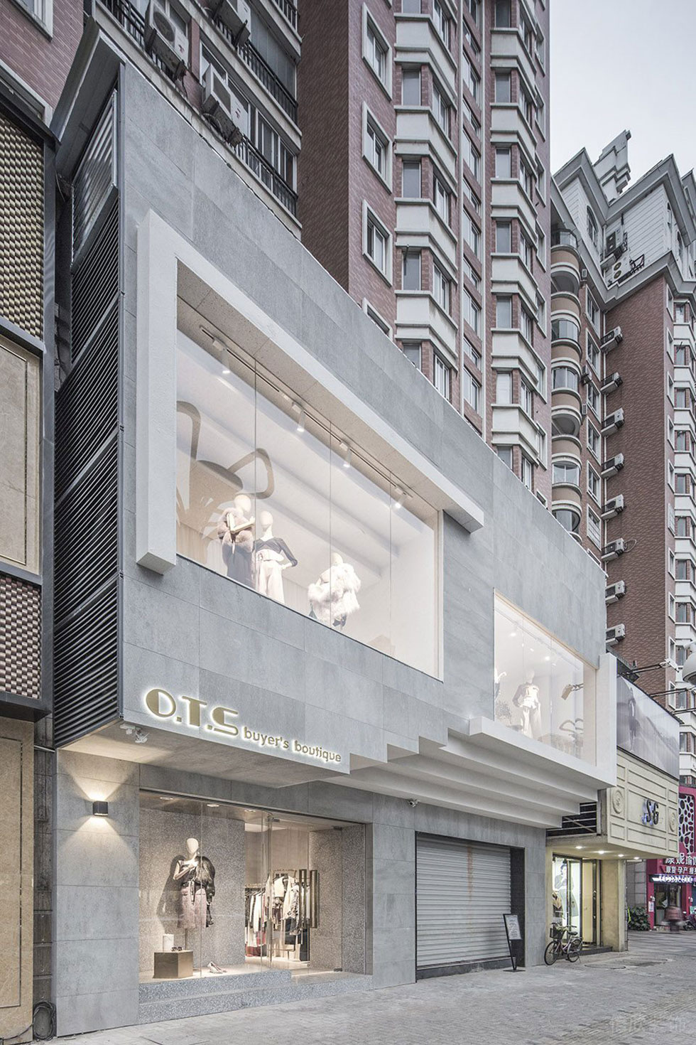 深圳市寶安中心城o.t.s時(shí)尚買(mǎi)手店店鋪裝修設(shè)計(jì)外景