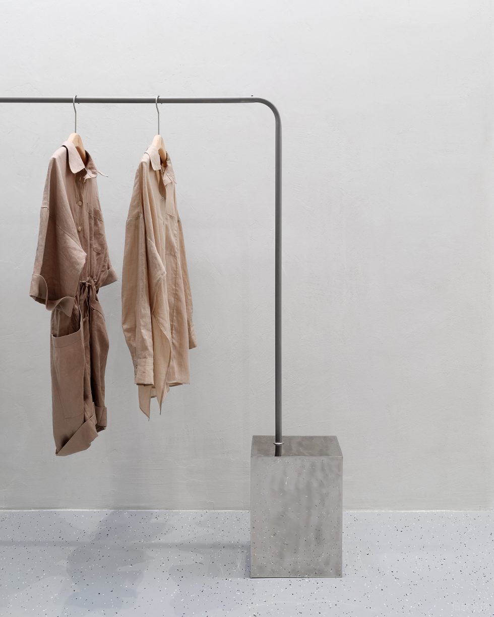 深圳市龍華區(qū)大浪侘寂風(fēng)服裝店裝修設(shè)計(jì)-展示區(qū)